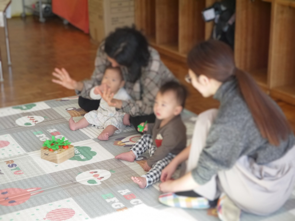 【アイビーガーデン】サンカクサンタがやってきた♪