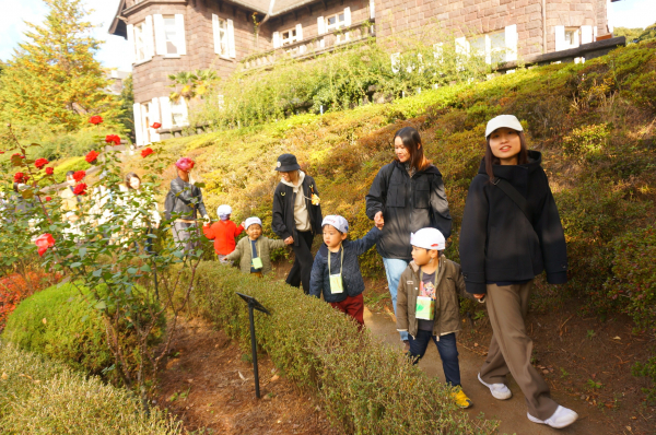 【島田チェリールーム】どんぐり拾い