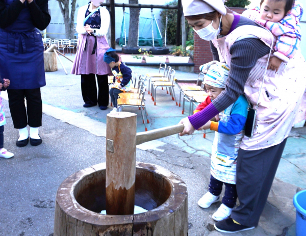 【桜輪チェリールーム】　お餅つき